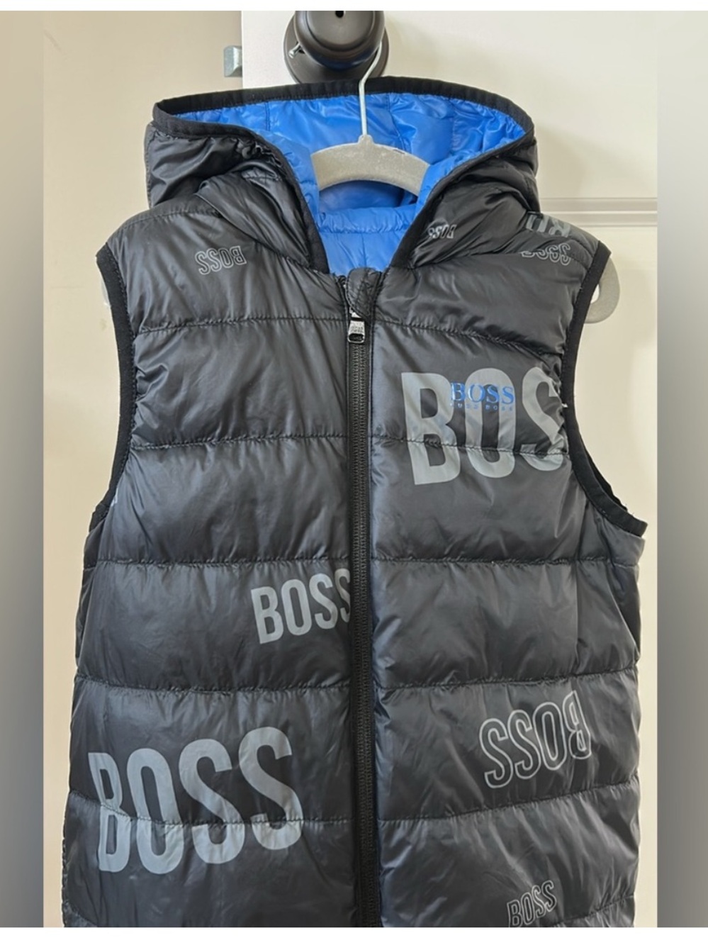 Hugo Boss Branded Reversible
Real Down Hooded Puffer Vest w
Pockets, Logo Boys 8
